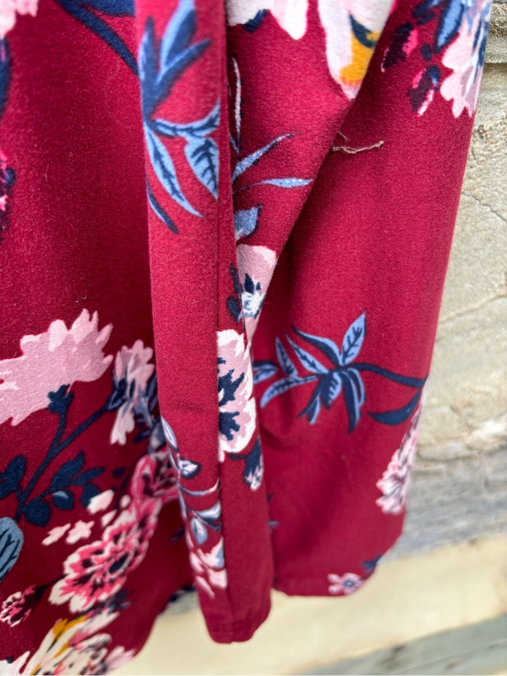 No Boundaries Women’s Burgundy Floral Crisscross Long-Sleeve Top Size L (11-13) - Picture 3 of 7